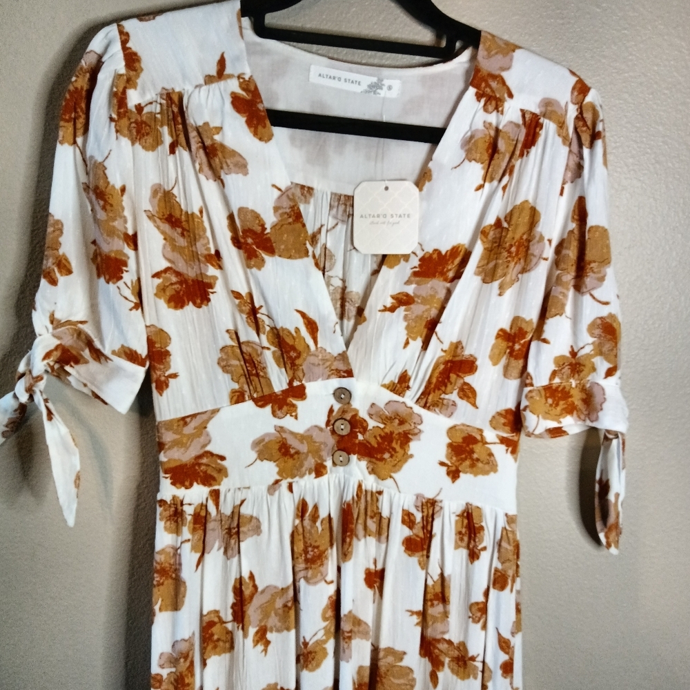 Altar'd State Stacie Floral Midi Dress Small NWT - Picture 3 of 14